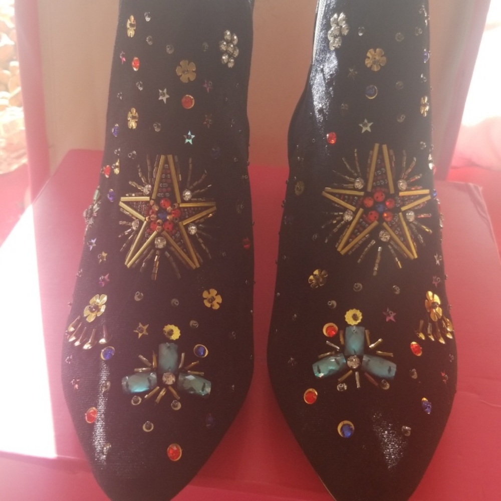 Betsey Johnson ankle booties - Picture 8 of 8